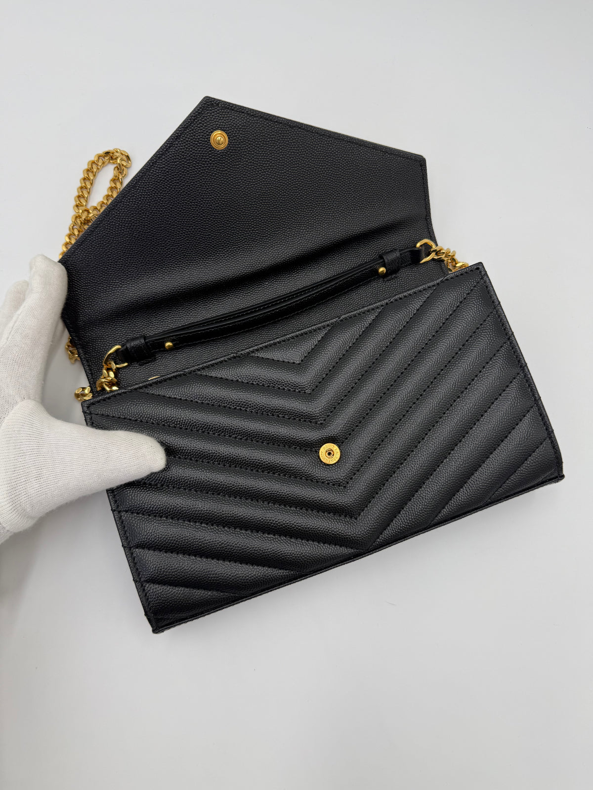 Saint Laurent Borsa a Tracolla Cassandre in Pelle Grain de Poudre con Hardware Dorato Nera