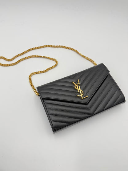 Saint Laurent Borsa a Tracolla Cassandre in Pelle Grain de Poudre con Hardware Dorato Nera