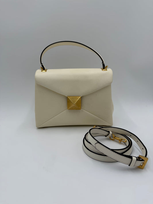 Valentino Garavani Borsa One Stud Top Handle in Pelle Avorio