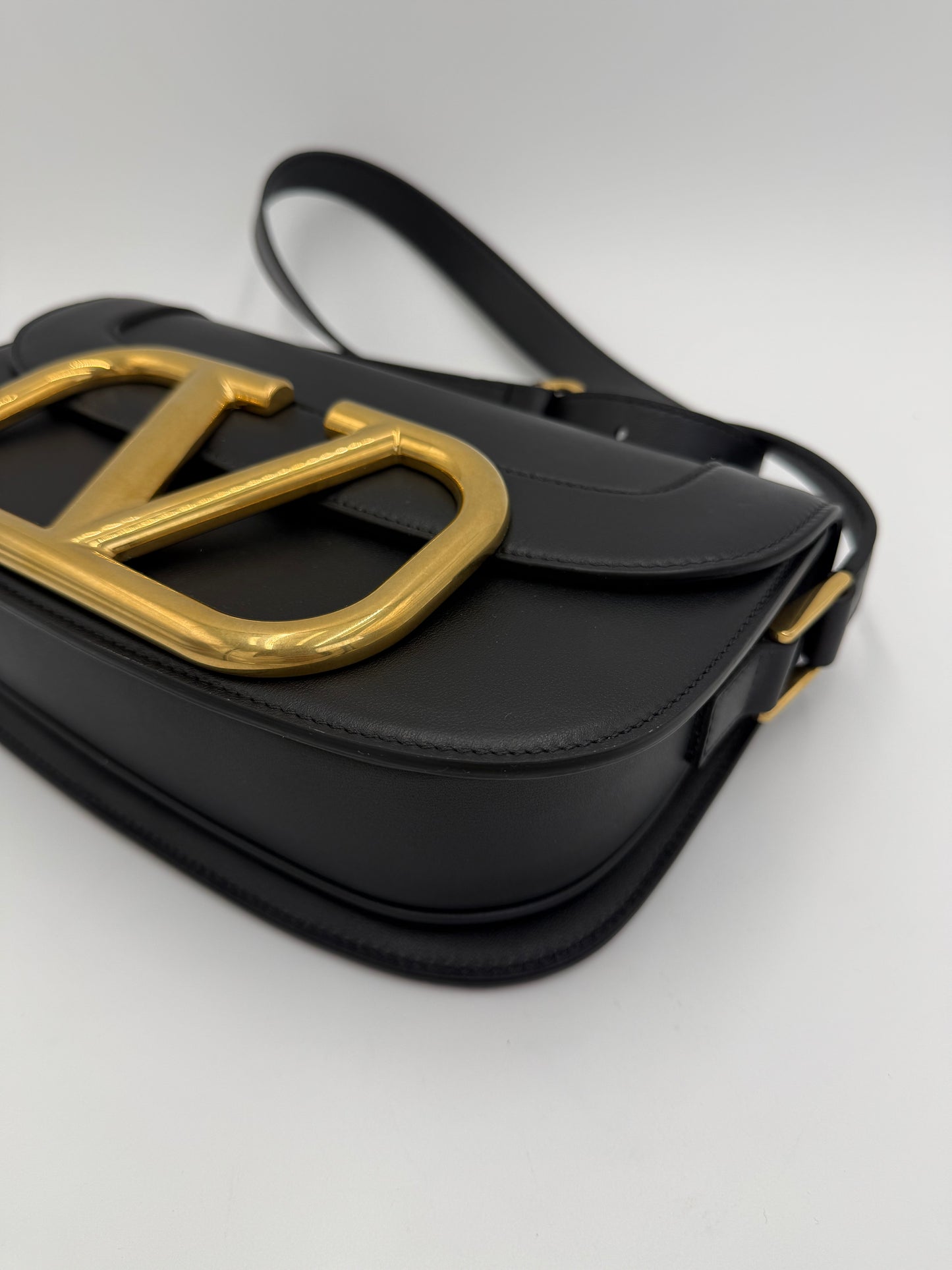 Valentino Garavan Borsa a Tracolla Supervee con VLogo in Pelle Nera