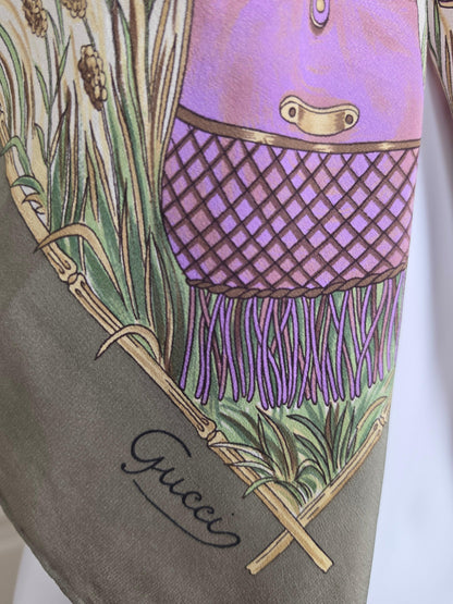 Gucci Foulard Vintage con Scena di Caccia e Bordo Verde Oliva