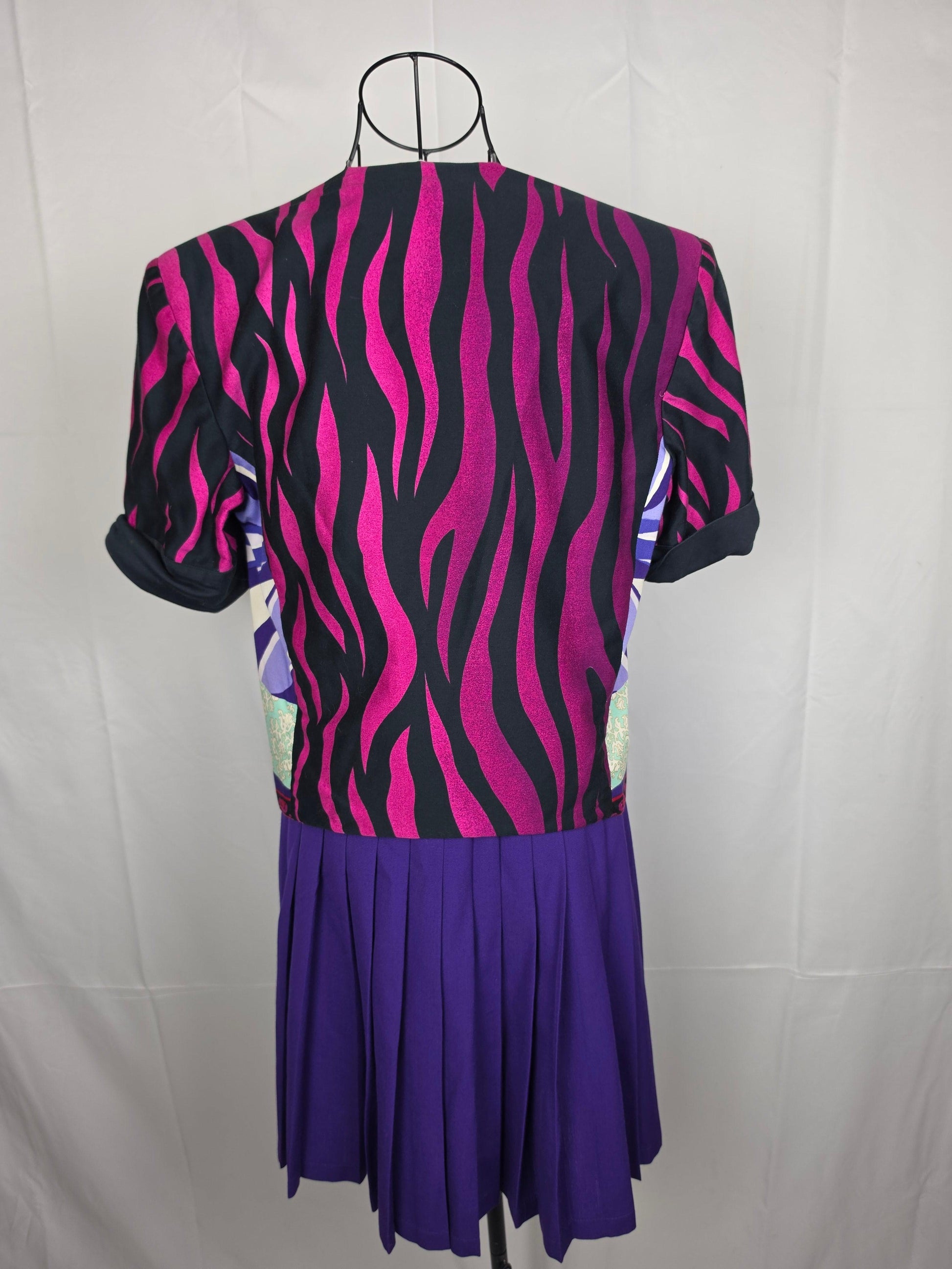 7A571E54-B95C-43E1-972F-1626646B74E1 - Pally Vintage Closet