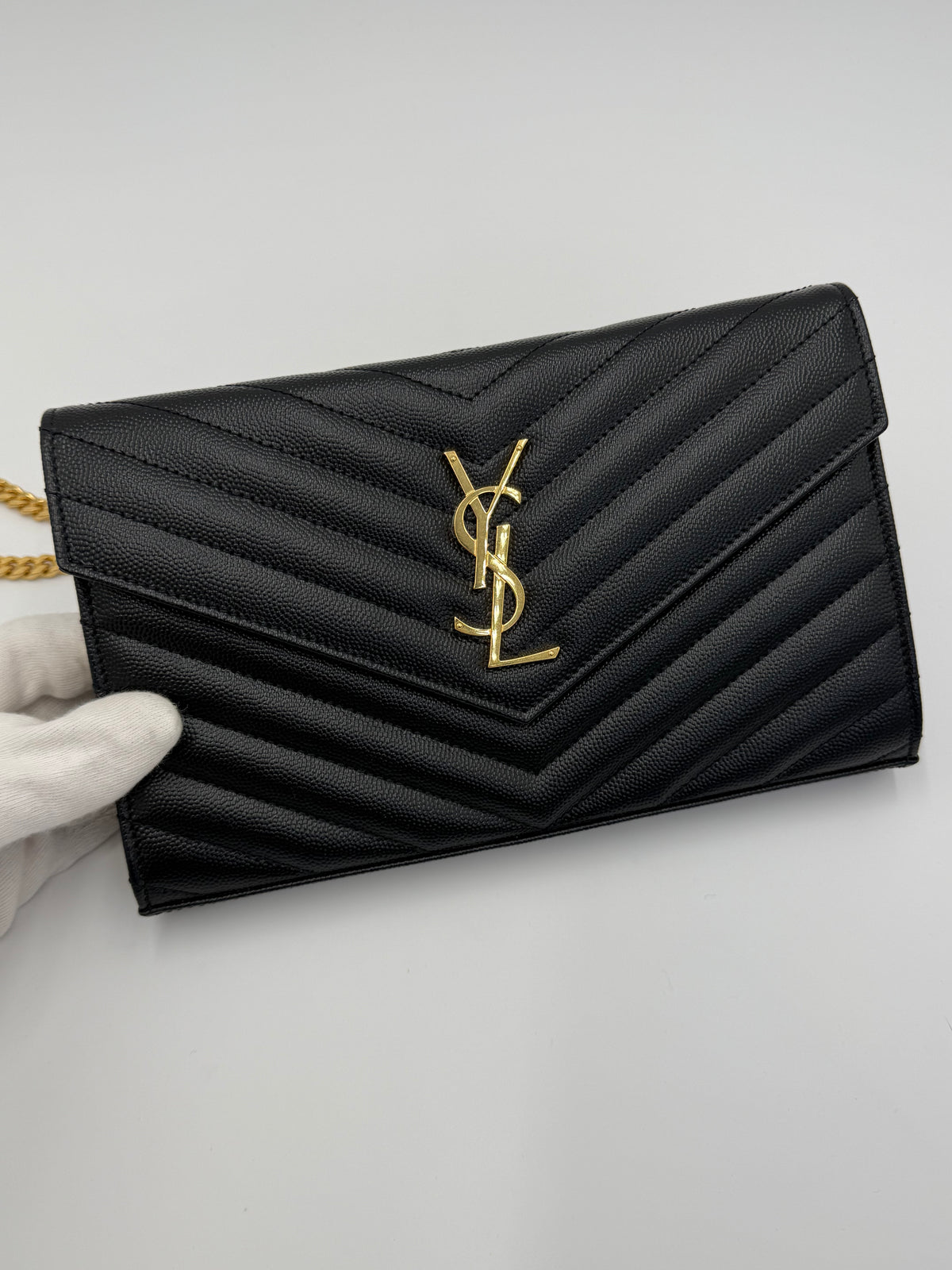 Saint Laurent Borsa a Tracolla Cassandre in Pelle Grain de Poudre con Hardware Dorato Nera
