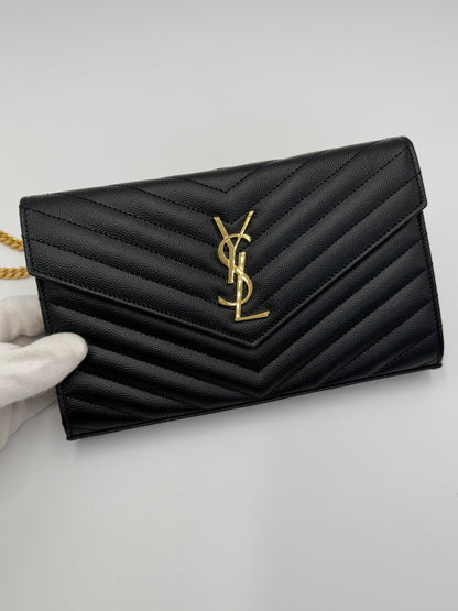 Saint Laurent Borsa a Tracolla Cassandre in Pelle Grain de Poudre con Hardware Dorato Nera