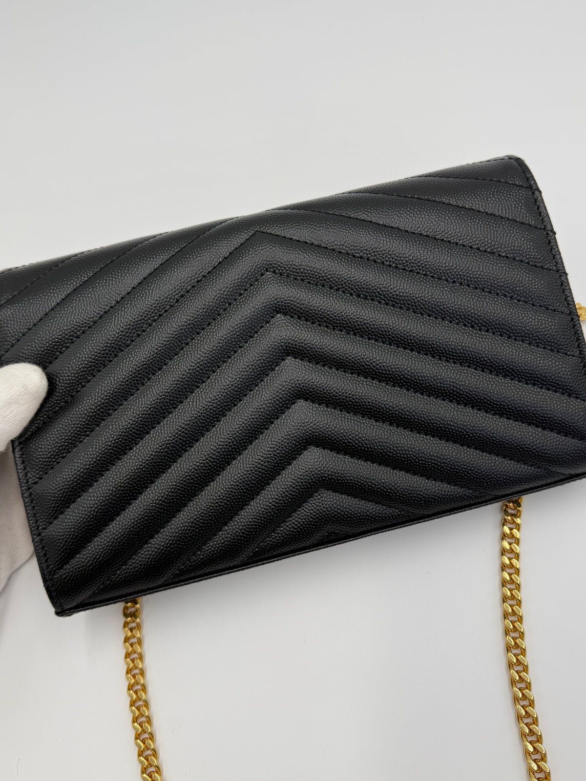 Saint Laurent Borsa a Tracolla Cassandre in Pelle Grain de Poudre con Hardware Dorato Nera