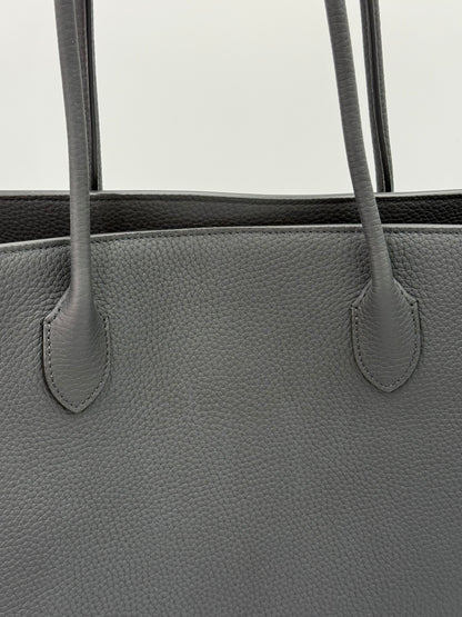 The Row Borsa Tote Marlo in Pelle Granulata Nera