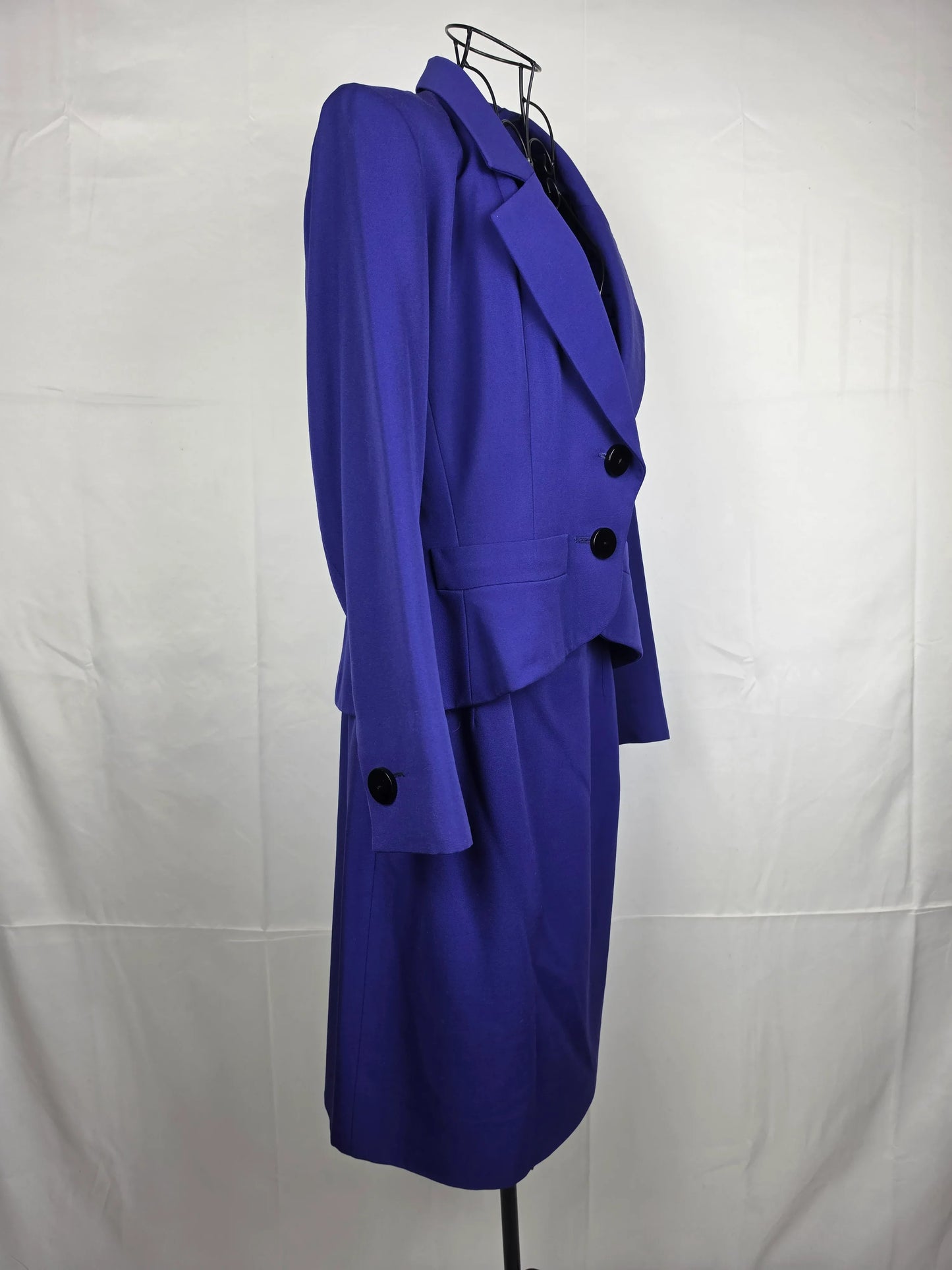 9A79DDB6-BF6C-47B9-9BC0-B46A6D271DA4 - Pally Vintage Closet