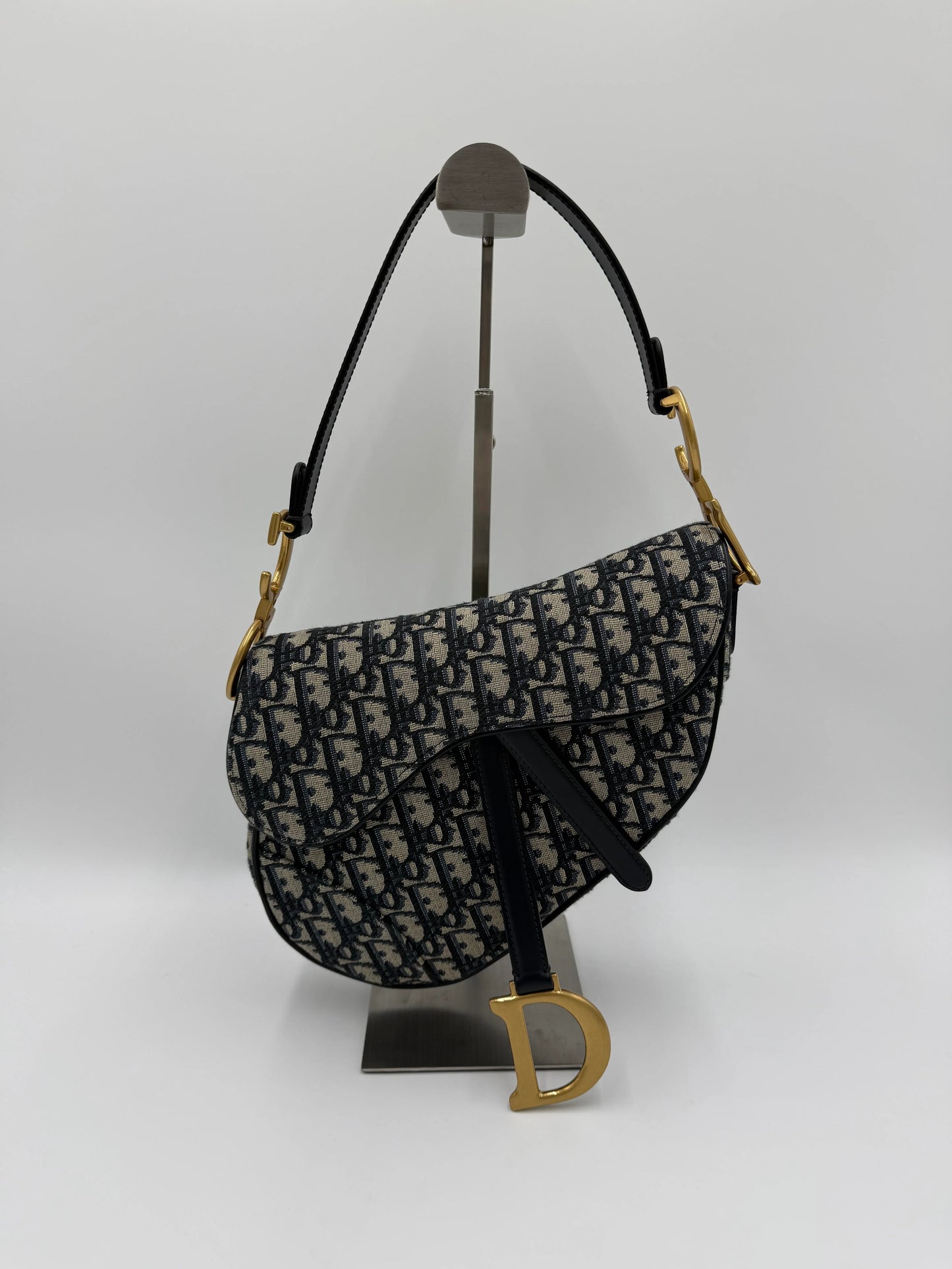 9DE68EB6-B996-4690-BEBC-26A5920182FF - Pally Vintage Closet