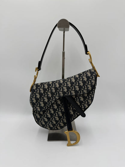 9DE68EB6-B996-4690-BEBC-26A5920182FF - Pally Vintage Closet