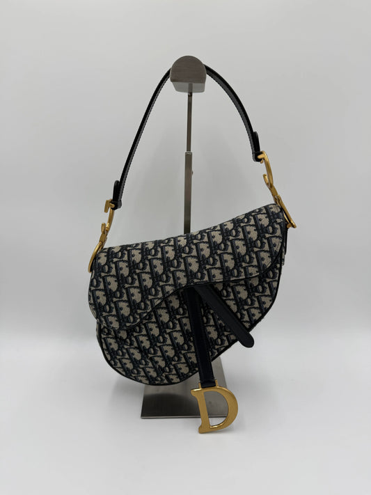 9DE68EB6-B996-4690-BEBC-26A5920182FF - Pally Vintage Closet