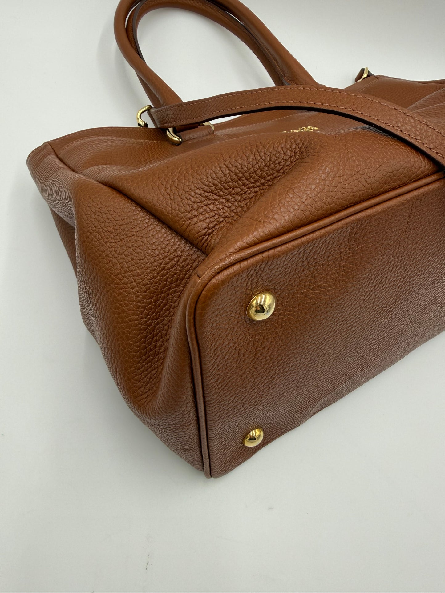 Prada Borsa Tote in Pelle Martellata Marrone