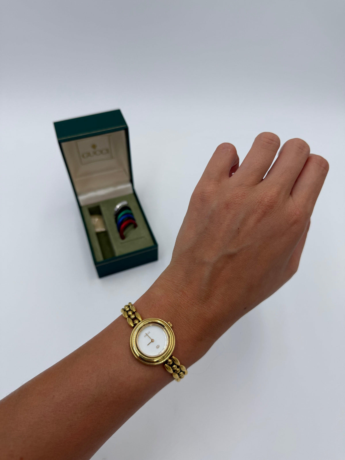 Gucci Orologio Vintage 11/12 con Ghiere Intercambiabili e Bracciale a Maglia Oro