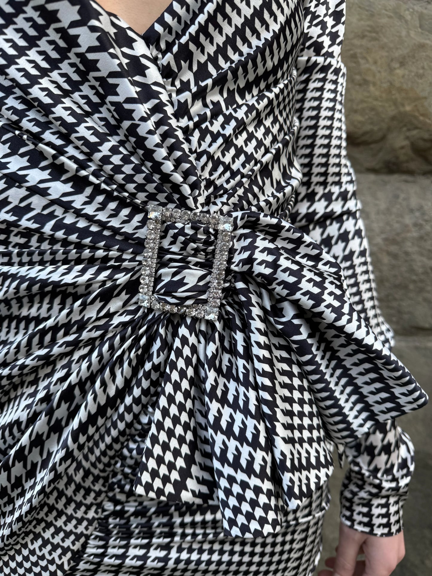 Alexandre-Vauthier-Mini-Abito-Drappeggiato-in-Seta-Pied-de-Poule-Bianco-e-Nero-70113672069444 - Pally Vintage Closet