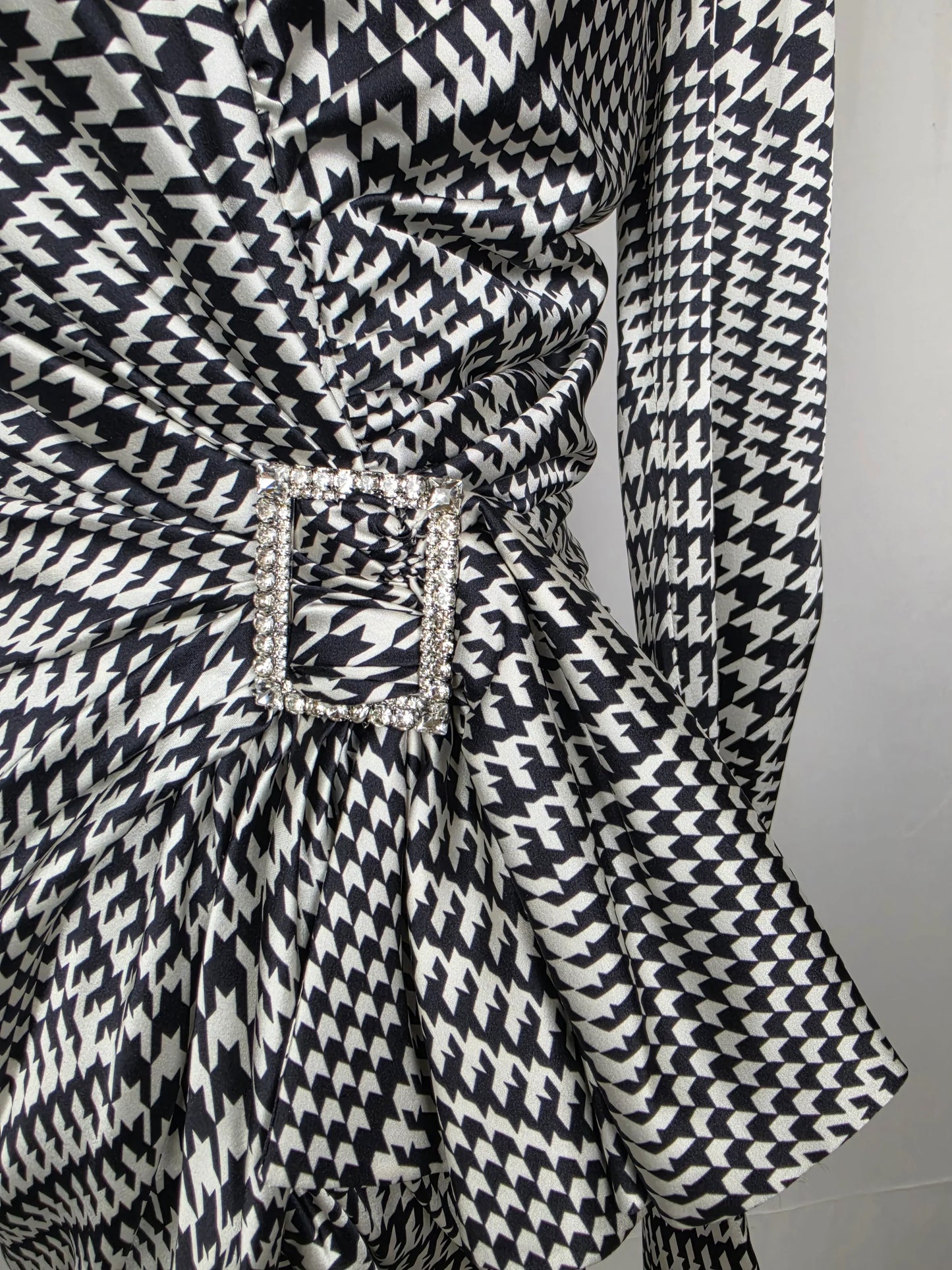 Alexandre-Vauthier-Mini-Abito-Drappeggiato-in-Seta-Pied-de-Poule-Bianco-e-Nero-70134089056580 - Pally Vintage Closet