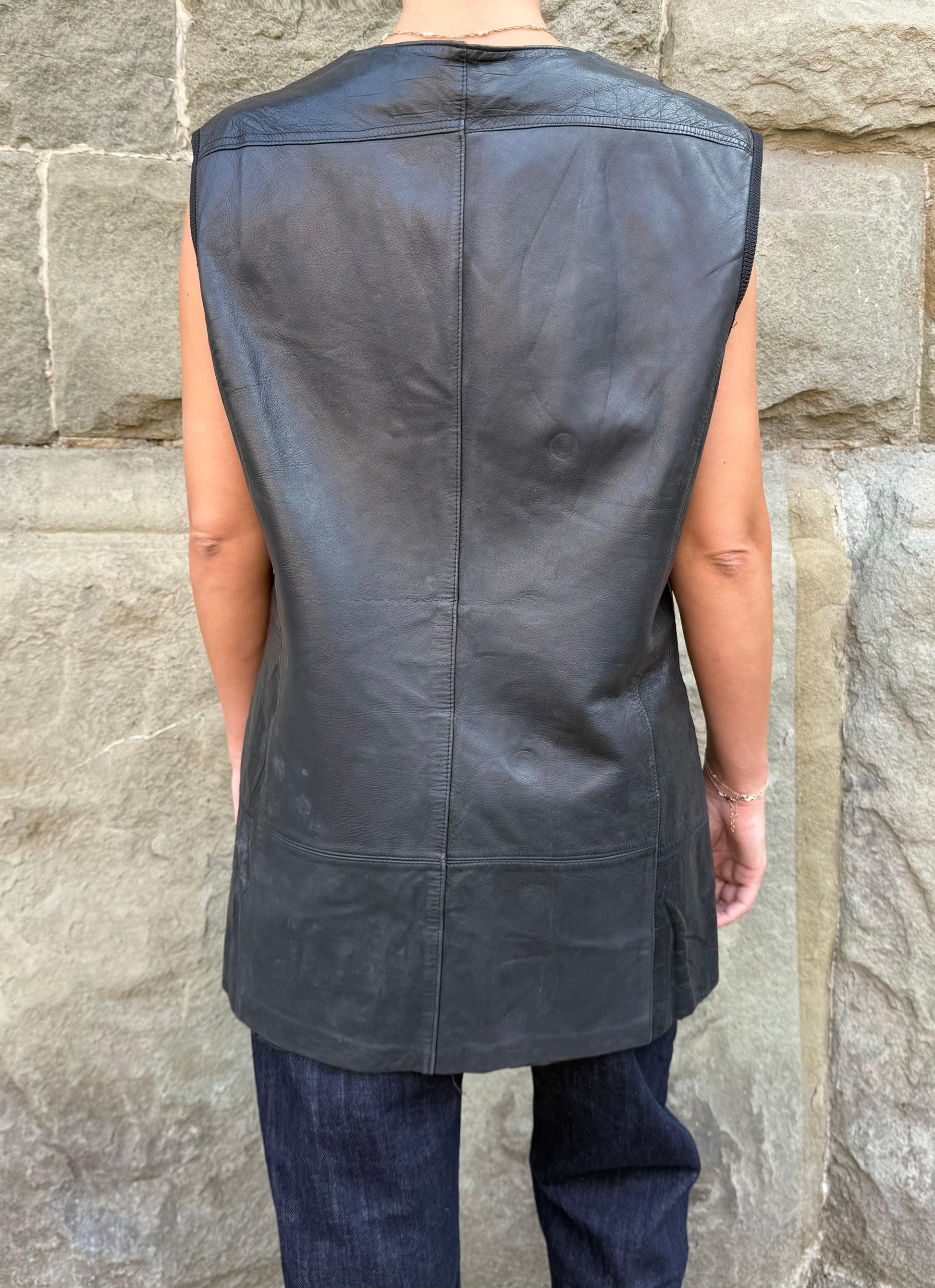 Atelier Versace Gilet Lungo Vintage Stampa Cocco in Pelle Nera - Pally Vintage Closet