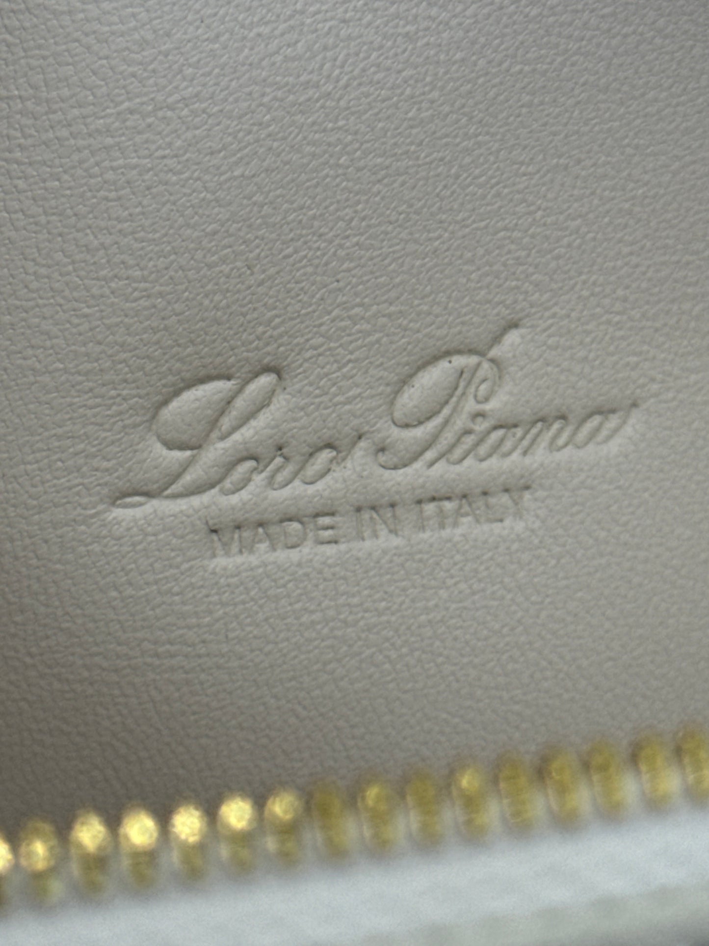 Loro Piana Borsa Extra Pocket L19 Pelle di Vitello Martellata Bianca
