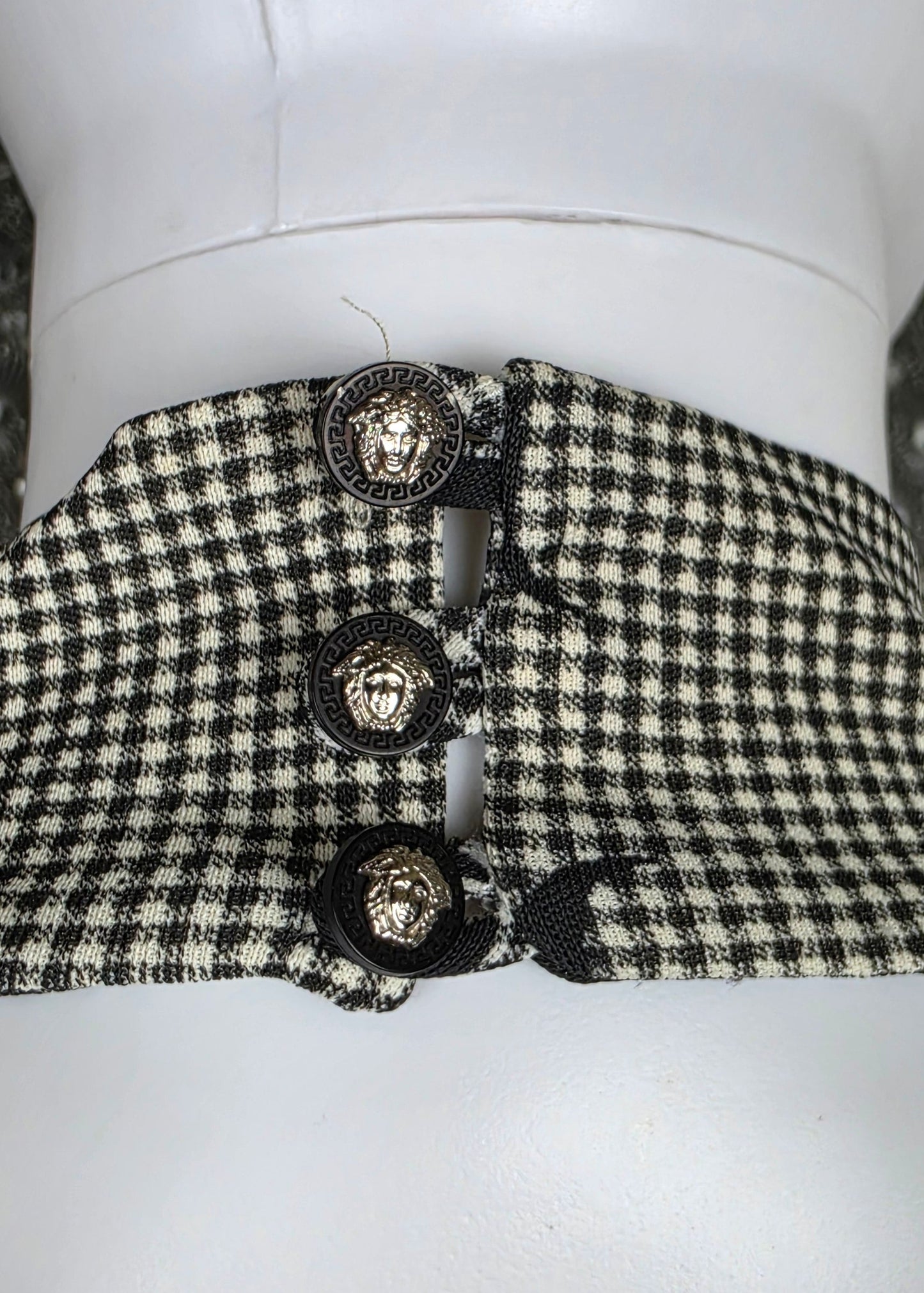 Versace Jeans Couture Abito Lungo Vintage con Scollo Halter e Schiena Scoperta