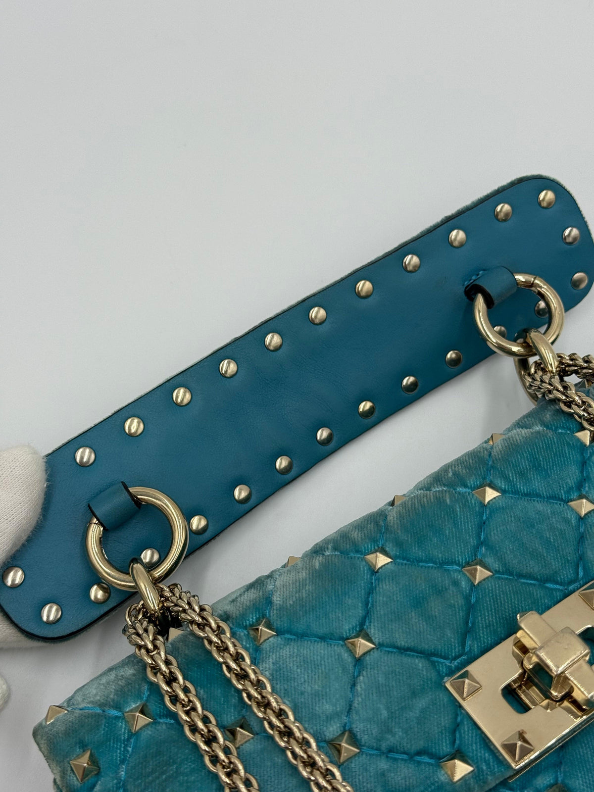 Valentino Garavani Borsa Rockstud Spike Small in Velluto Azzurro