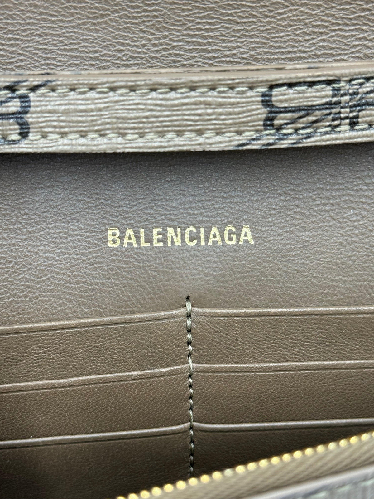 Balenciaga Borsa Hourglass Wallet on Chain Monogramma BB Marrone - Pally Vintage Closet
