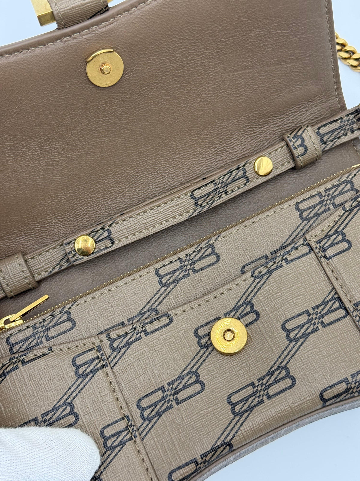 Balenciaga Borsa Hourglass Wallet on Chain Monogramma BB Marrone - Pally Vintage Closet