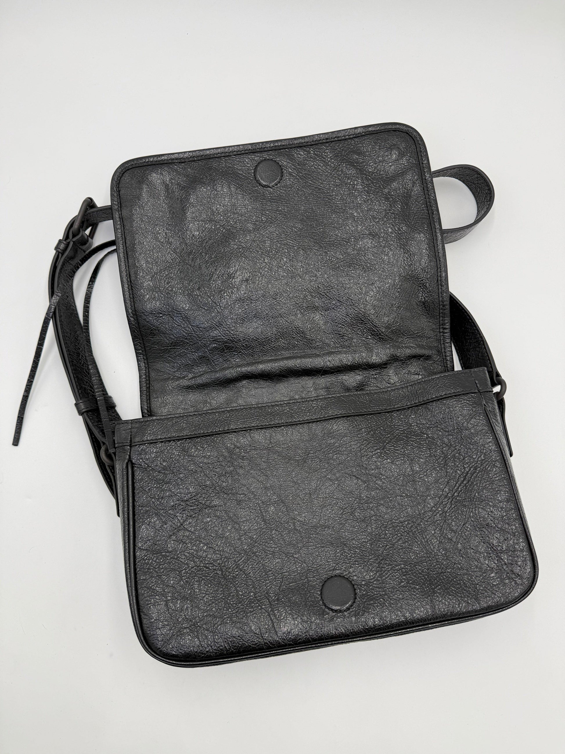 Balenciaga Borsa Le City Flap Messenger Small in Pelle Arena Nera - Pally Vintage Closet