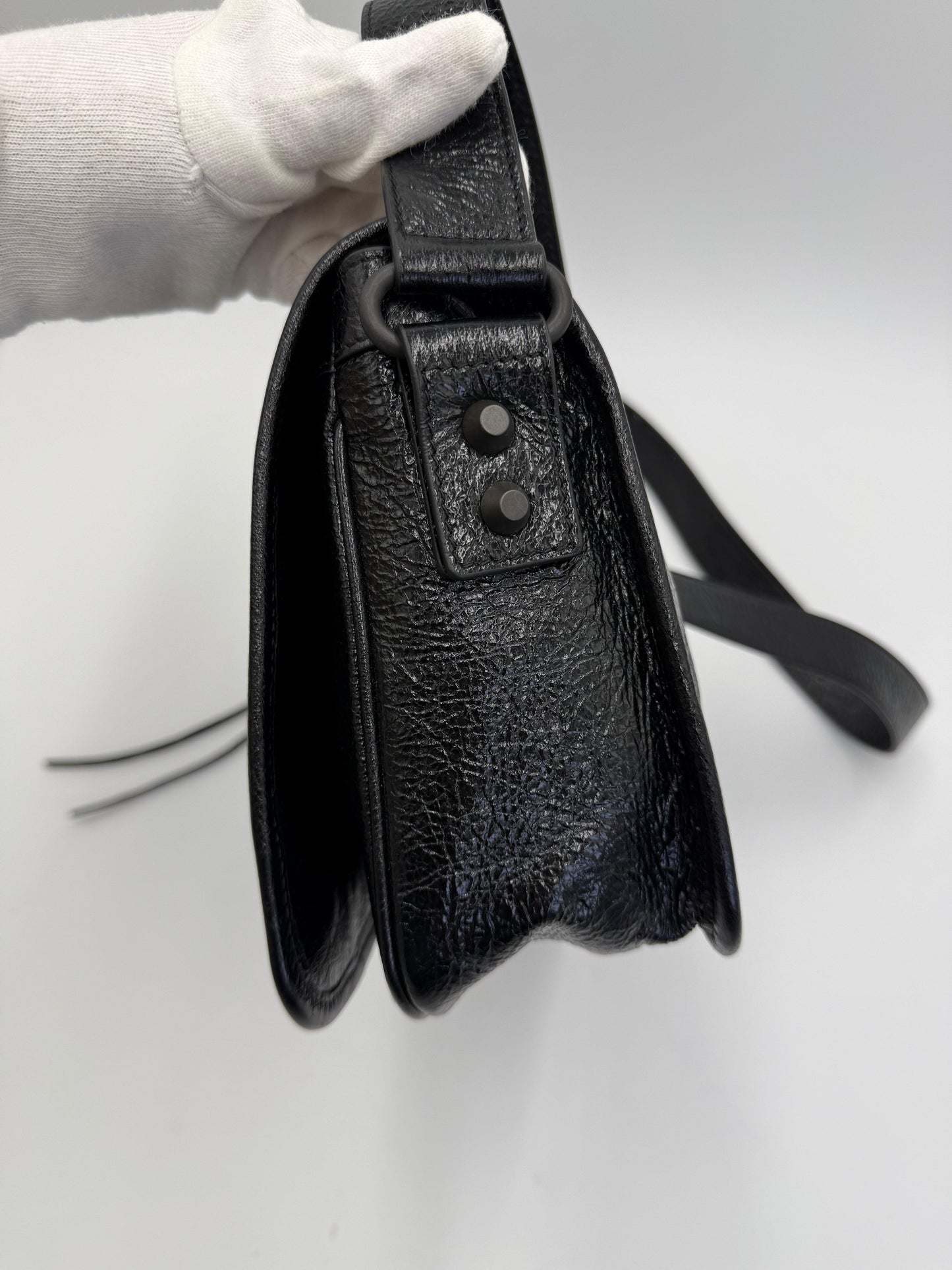 Balenciaga Borsa Le City Flap Messenger Small in Pelle Arena Nera - Pally Vintage Closet
