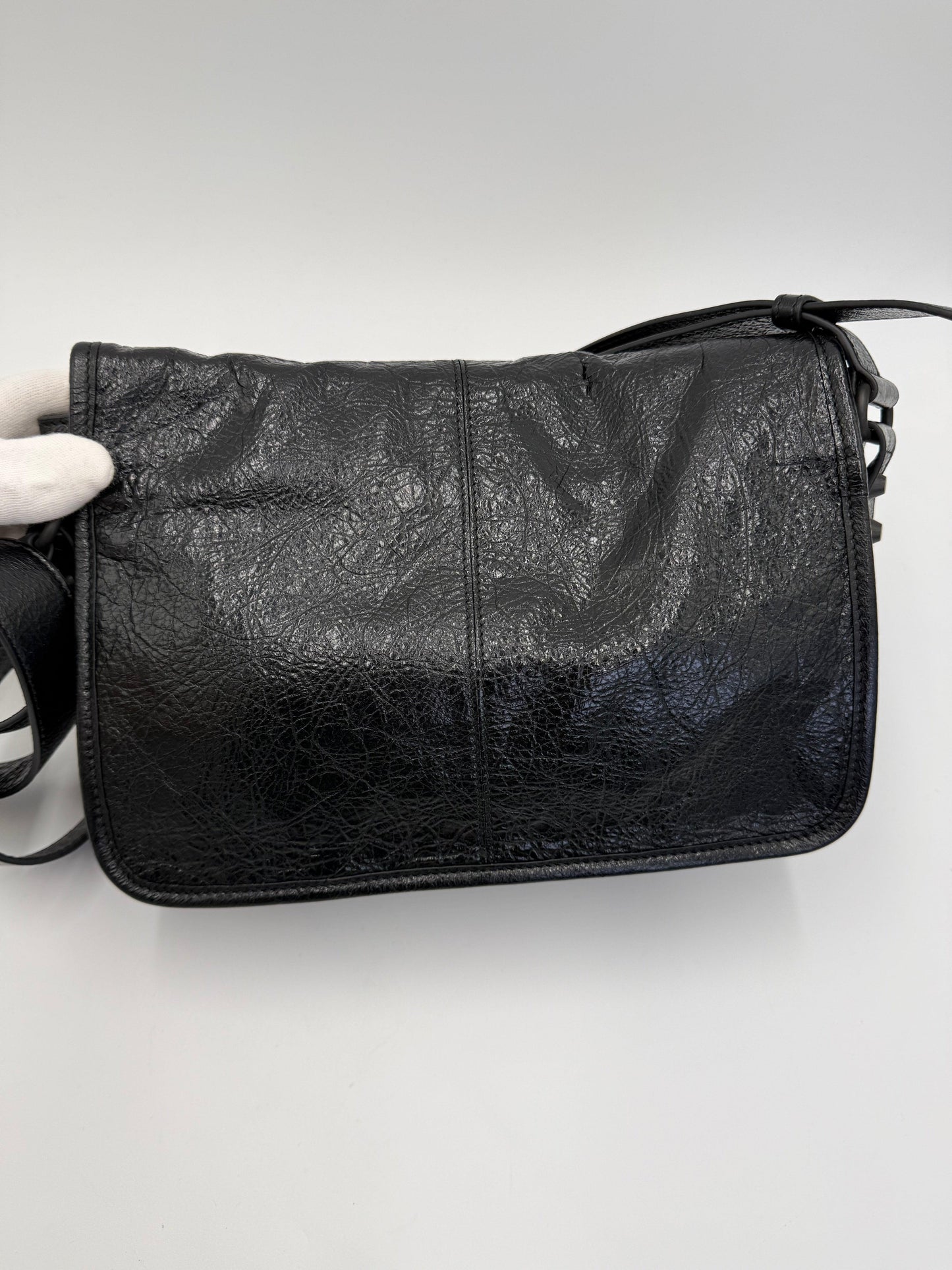 Balenciaga Borsa Le City Flap Messenger Small in Pelle Arena Nera - Pally Vintage Closet