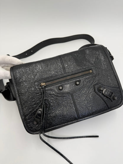 Balenciaga Borsa Le City Flap Messenger Small in Pelle Arena Nera - Pally Vintage Closet