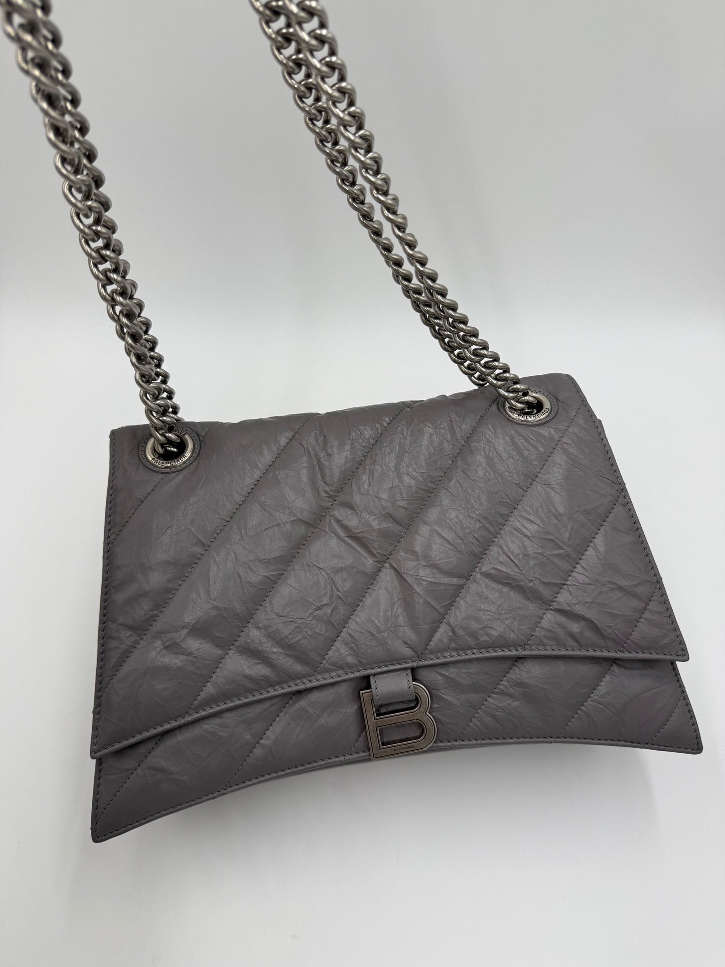 Balenciaga-Borsa-a-Spalla-Crush-Medium-in-Pelle-Stropicciata-Lucida-Grigia-70563812639044 - Pally Vintage Closet