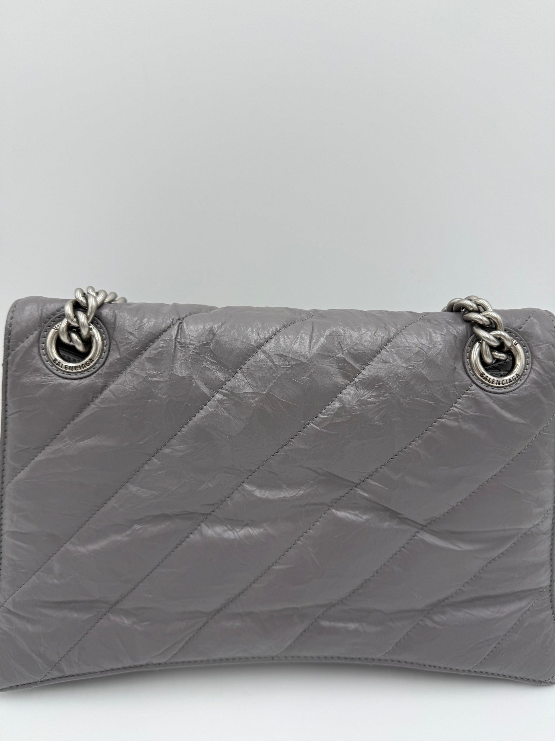 Balenciaga-Borsa-a-Spalla-Crush-Medium-in-Pelle-Stropicciata-Lucida-Grigia-70563812737348 - Pally Vintage Closet