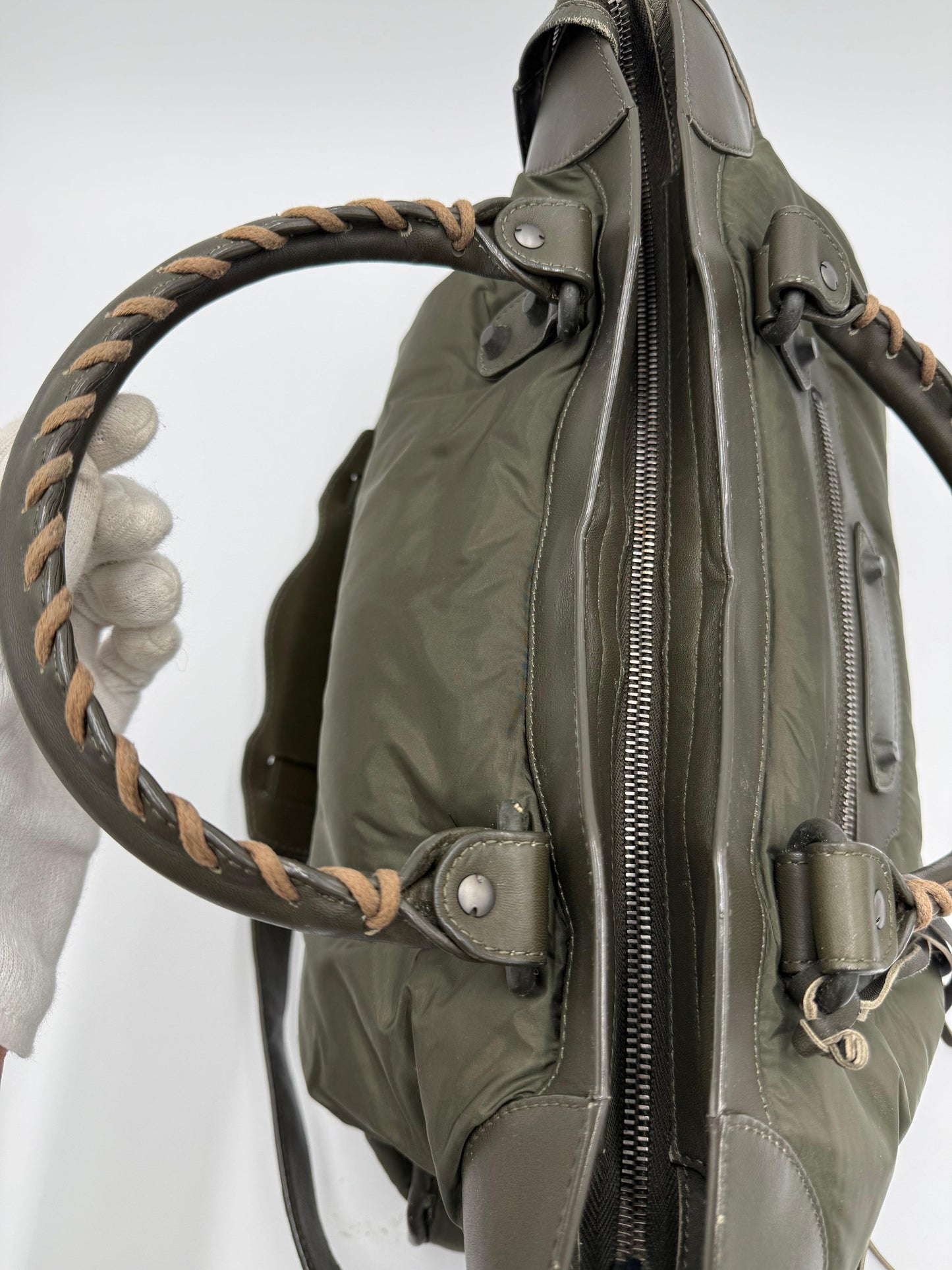 Balenciaga-Borsa-a-tracolla-Neo-Classic-City-Pelle-e-Nylon-Verde-Cachi-70493950083396 - Pally Vintage Closet