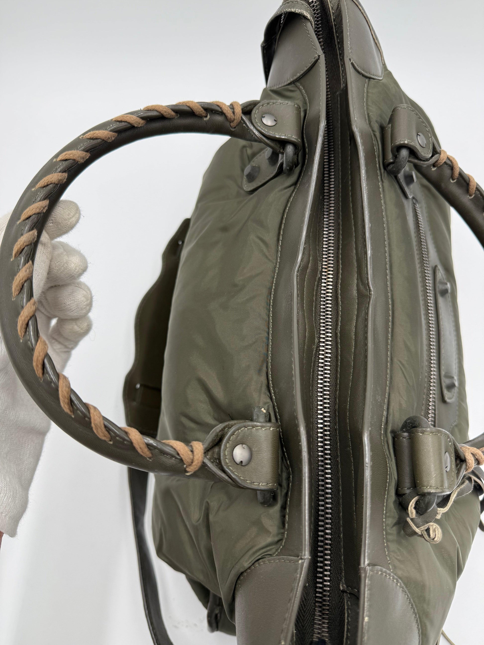 Balenciaga-Borsa-a-tracolla-Neo-Classic-City-Pelle-e-Nylon-Verde-Cachi-70493950083396 - Pally Vintage Closet