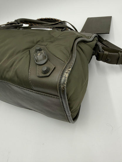 Balenciaga-Borsa-a-tracolla-Neo-Classic-City-Pelle-e-Nylon-Verde-Cachi-70493950247236 - Pally Vintage Closet