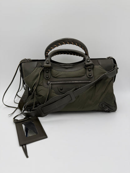 Balenciaga-Borsa-a-tracolla-Neo-Classic-City-Pelle-e-Nylon-Verde-Cachi-70493950509380 - Pally Vintage Closet