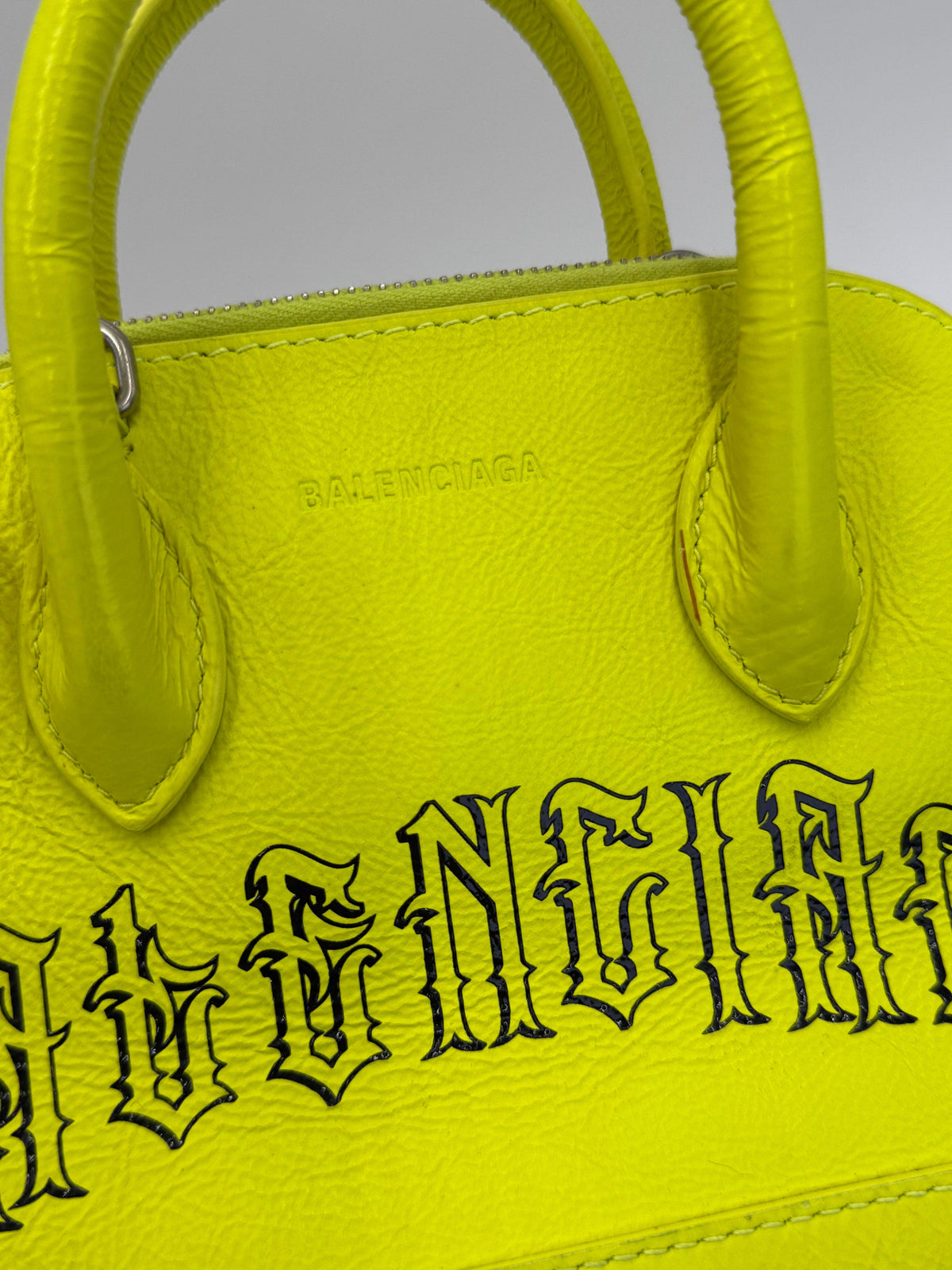 Balenciaga Borsa&nbsp;Ville Top Handle Edizione Speciale Gothic Logo Mini Giallo Fluo - Pally Vintage Closet