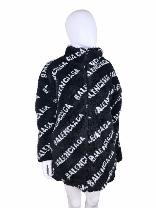 Balenciaga Giacca in Pelliccia Sintetica con Logo Nera e Bianca - Pally Vintage Closet