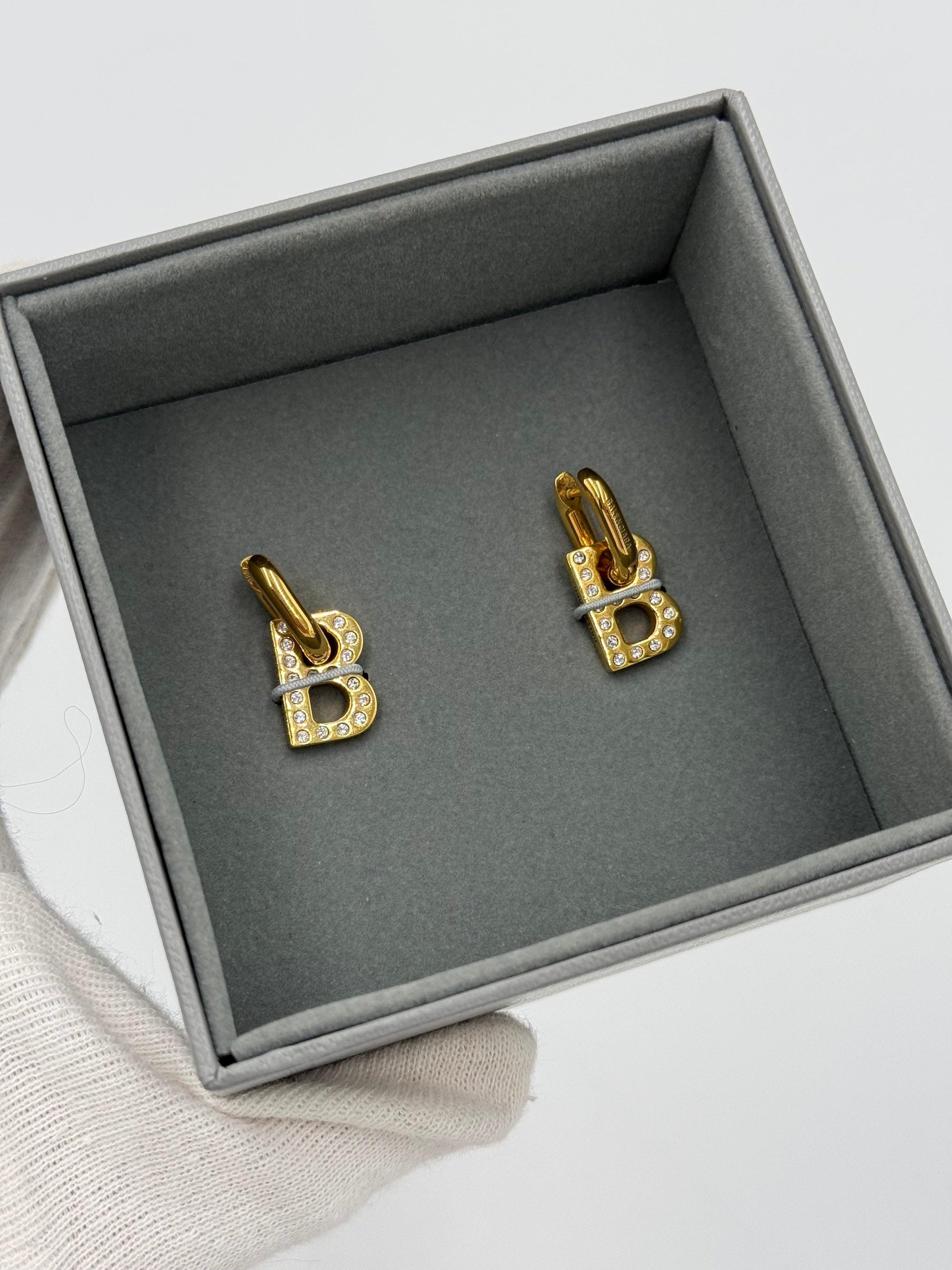 Balenciaga Orecchini B-Chain XS Pendenti con Cristalli Oro - Pally Vintage Closet