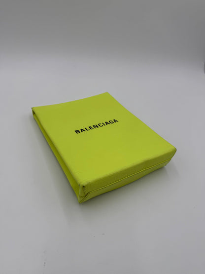 Balenciaga-Shopping-Envelope-Clutch-in-Pelle-Giallo-Neon-70420548485444 - Pally Vintage Closet