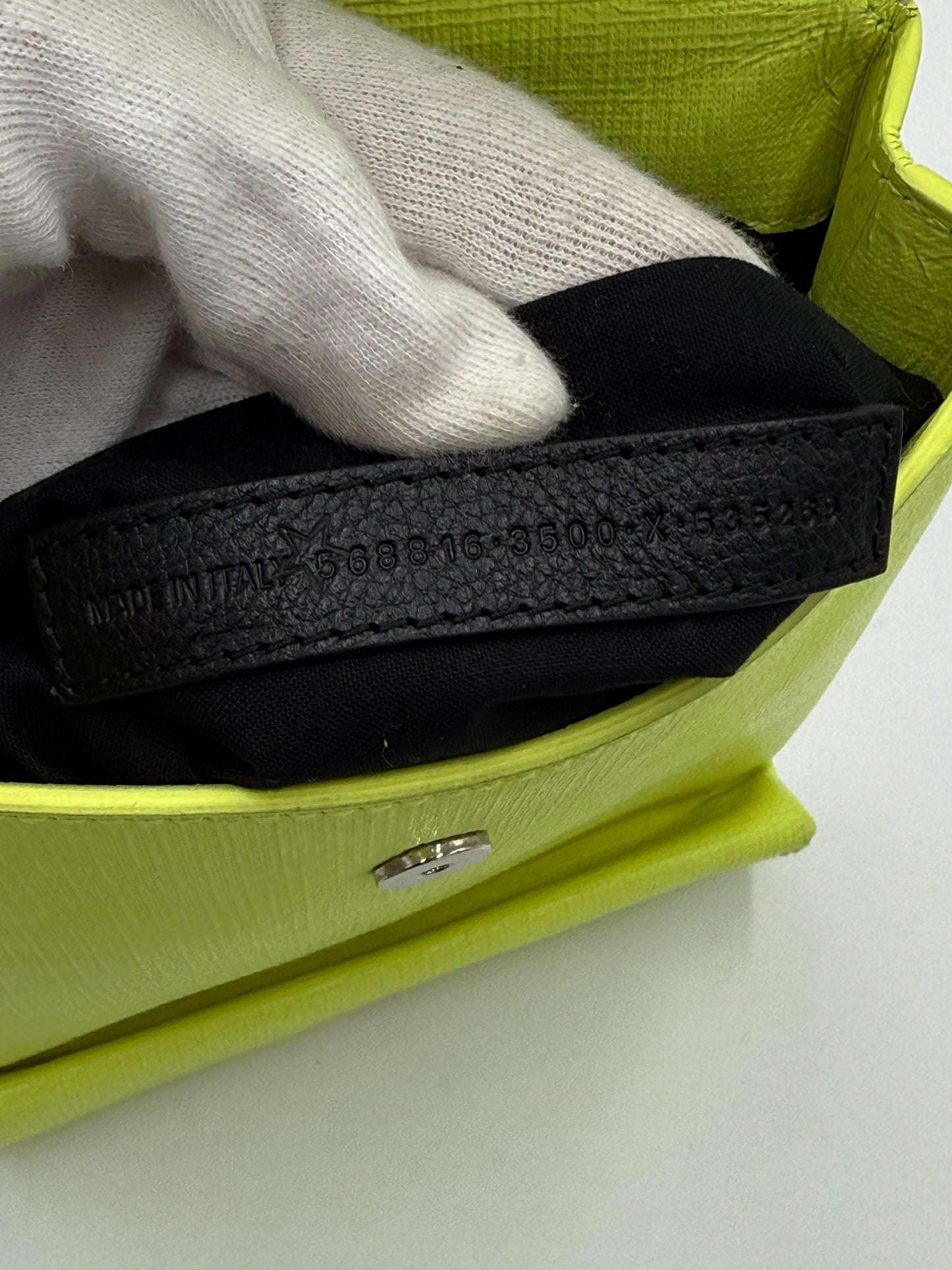 Balenciaga-Shopping-Envelope-Clutch-in-Pelle-Giallo-Neon-70420548550980 - Pally Vintage Closet