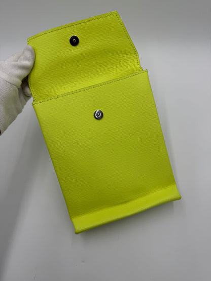 Balenciaga-Shopping-Envelope-Clutch-in-Pelle-Giallo-Neon-70420548649284 - Pally Vintage Closet