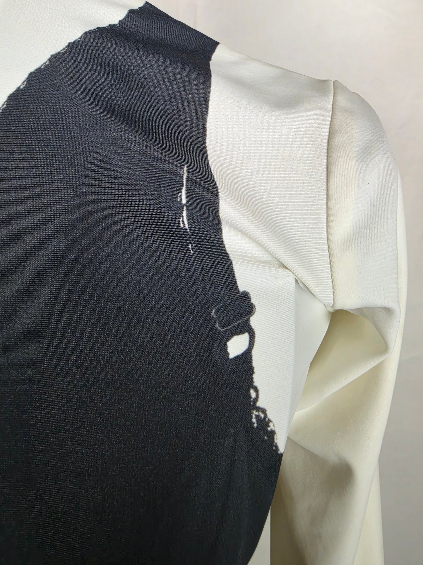 Balenciaga Top Ibrido Trompe-l'œil Balenciaga 2022 Bianco e Nero - Pally Vintage Closet