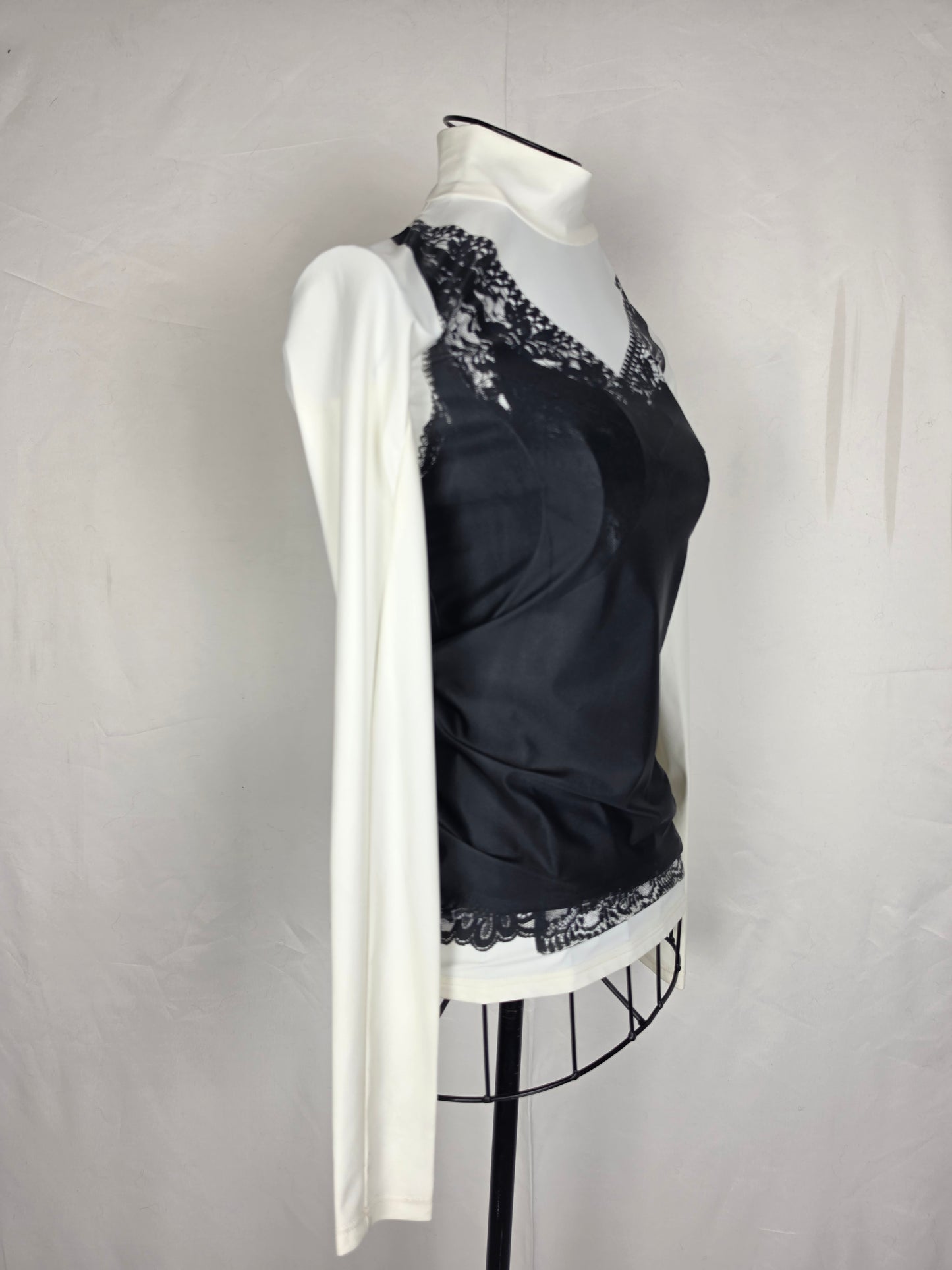 Balenciaga Top Ibrido Trompe-l'œil Balenciaga 2022 Bianco e Nero - Pally Vintage Closet