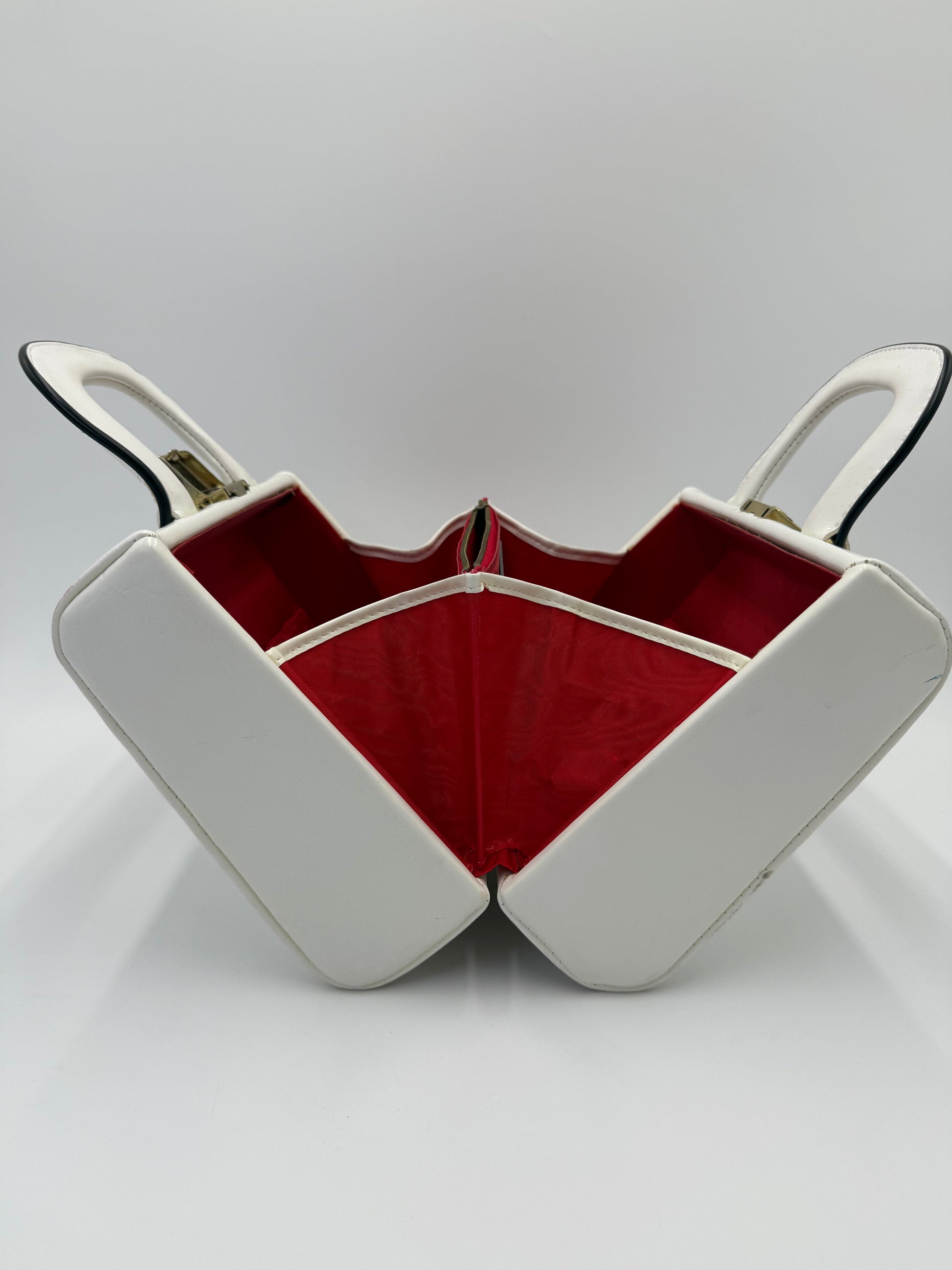 Beauty Case Rigido Vintage in Pelle Bianca Interno Rosso Scarlatto - Pally Vintage Closet