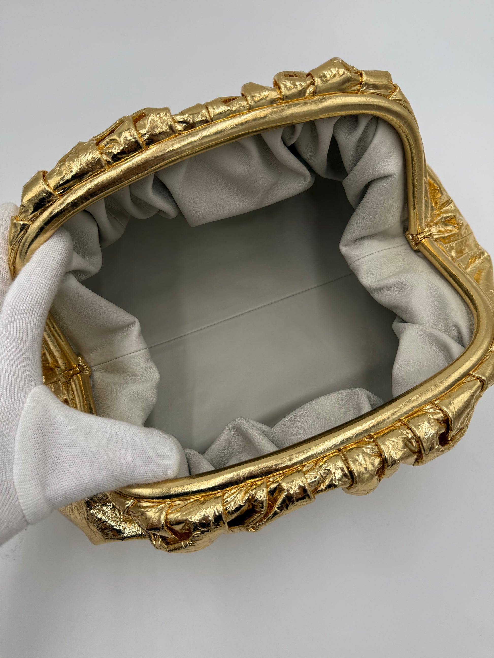 Bottega Veneta Borsa Pouch Intrecciata Large Oro - Pally Vintage Closet