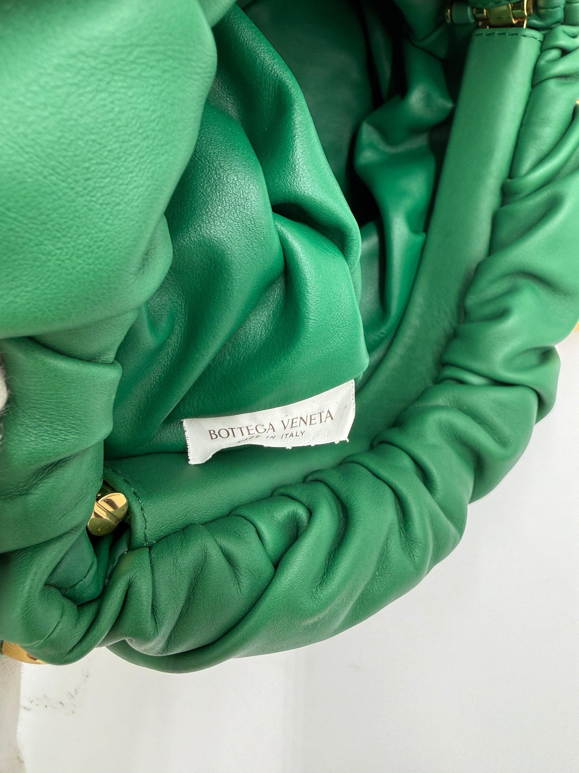 Bottega-Veneta-Borsa-a-Spalla-The-Chain-Pouch-in-Pelle-Verde-70563804709188 - Pally Vintage Closet