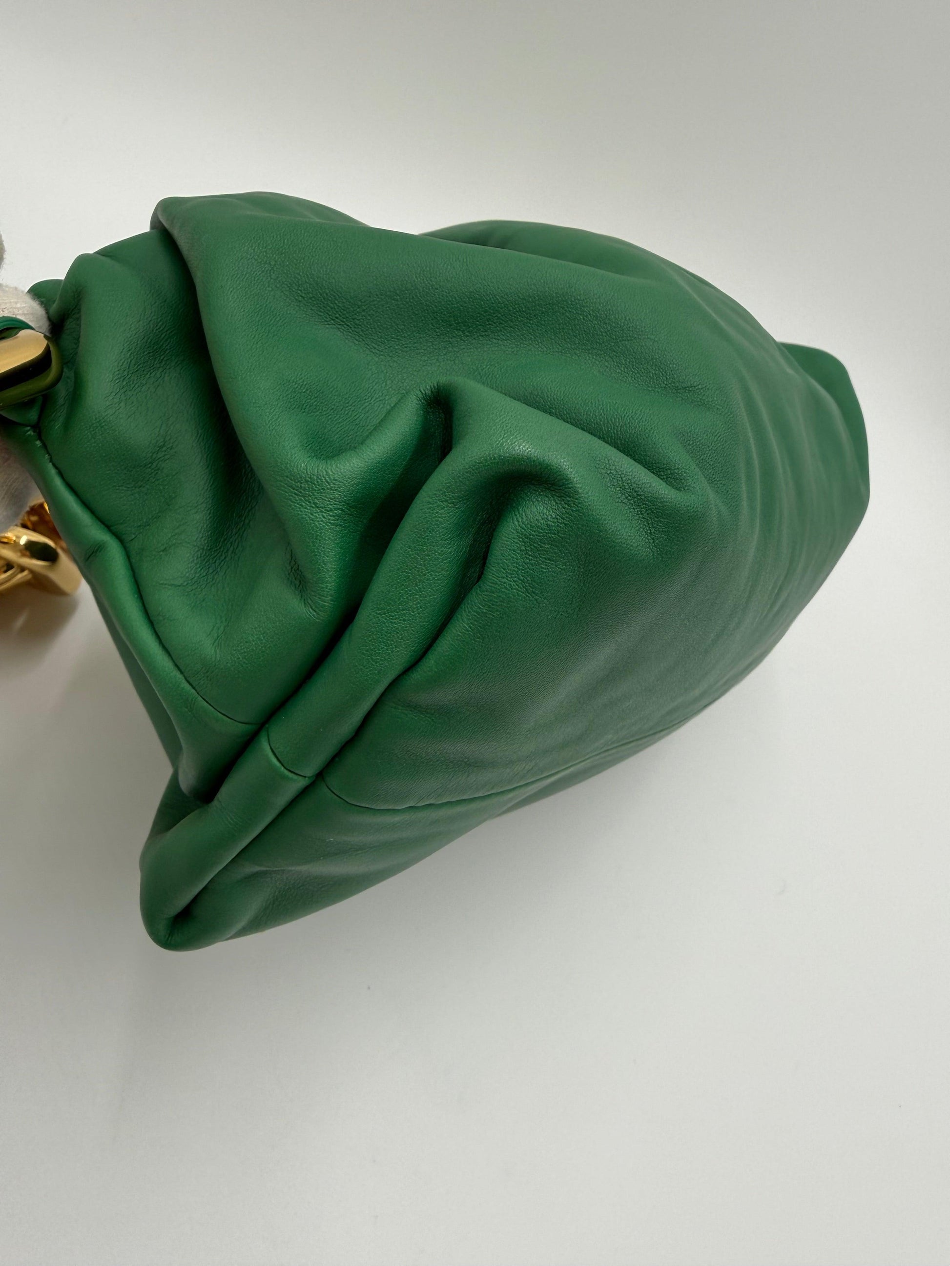 Bottega-Veneta-Borsa-a-Spalla-The-Chain-Pouch-in-Pelle-Verde-70563805004100 - Pally Vintage Closet