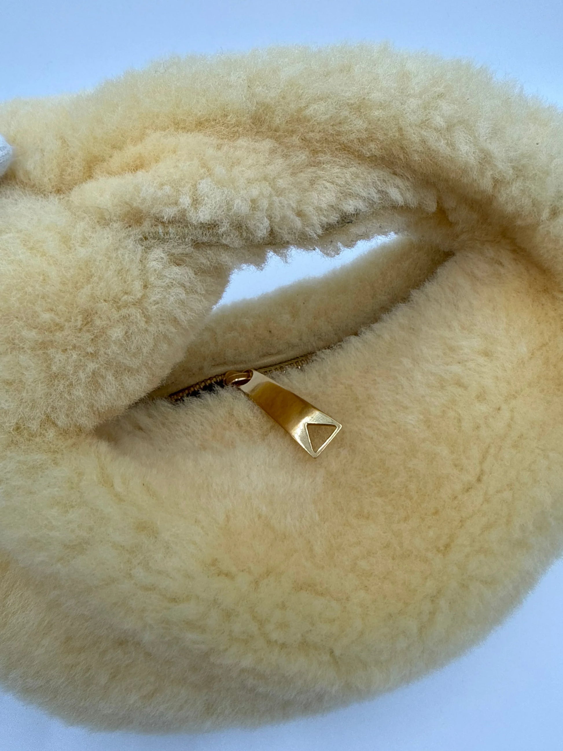 Bottega-Veneta-Mini-Borsa-Jodie-in-Shearling-Giallo-Burro-70263881498948 - Pally Vintage Closet