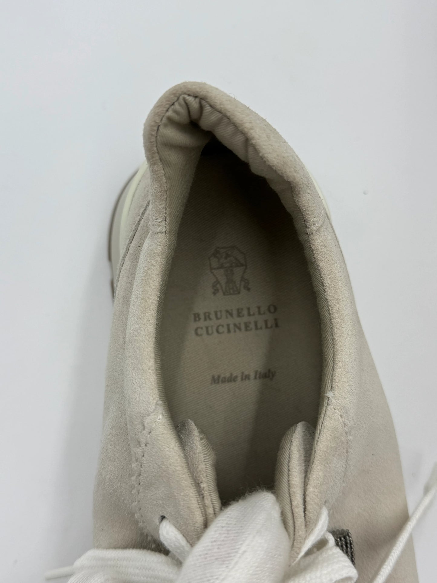 Brunello-Cucinelli-Sneakers-in-Pelle-Scamosciata-Beige-e-Bianco-69234182652228 - Pally Vintage Closet