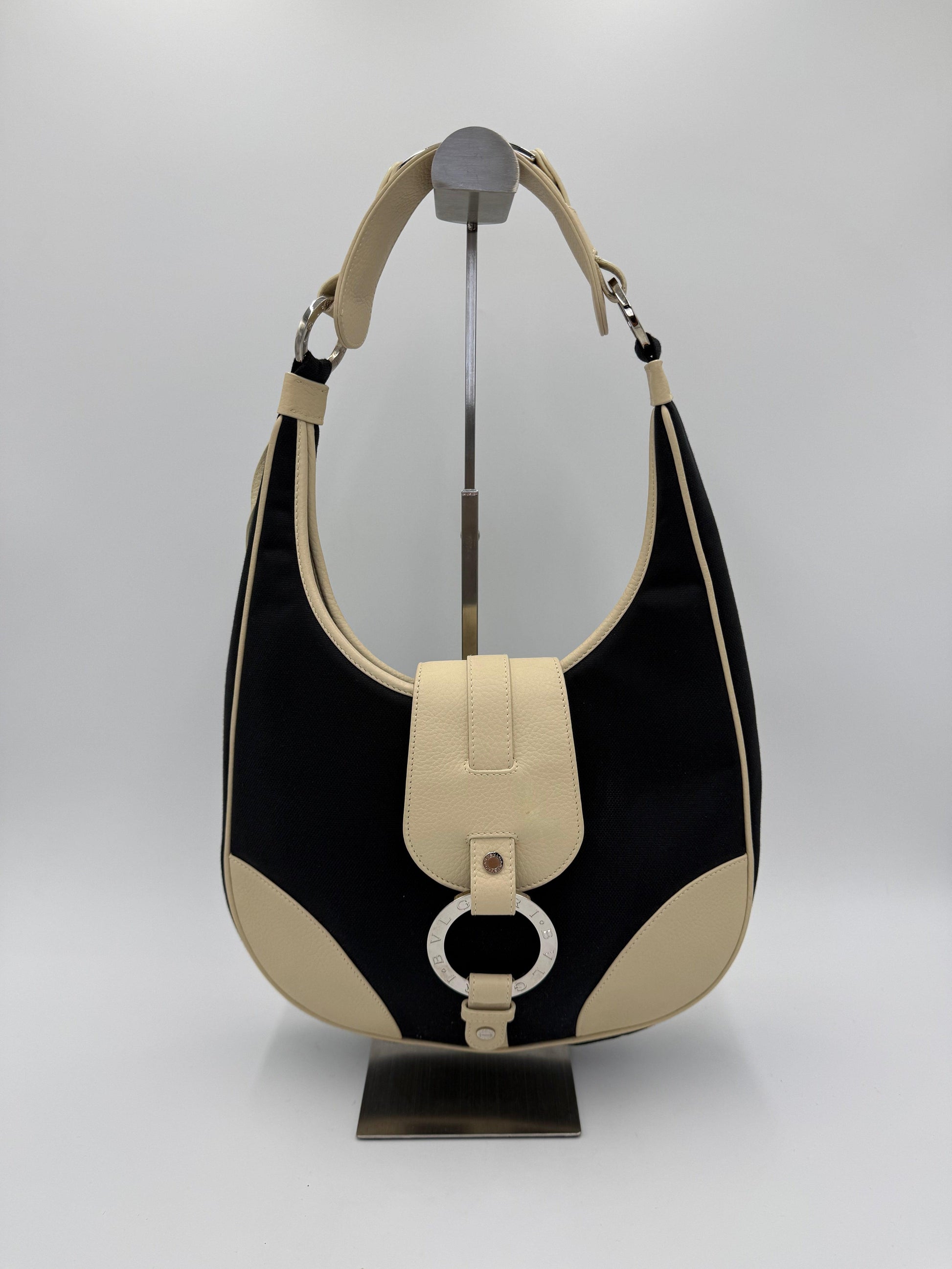 Bulgari Borsa Hobo con Anello Logo in Canvas Nero e Pelle Panna - Pally Vintage Closet