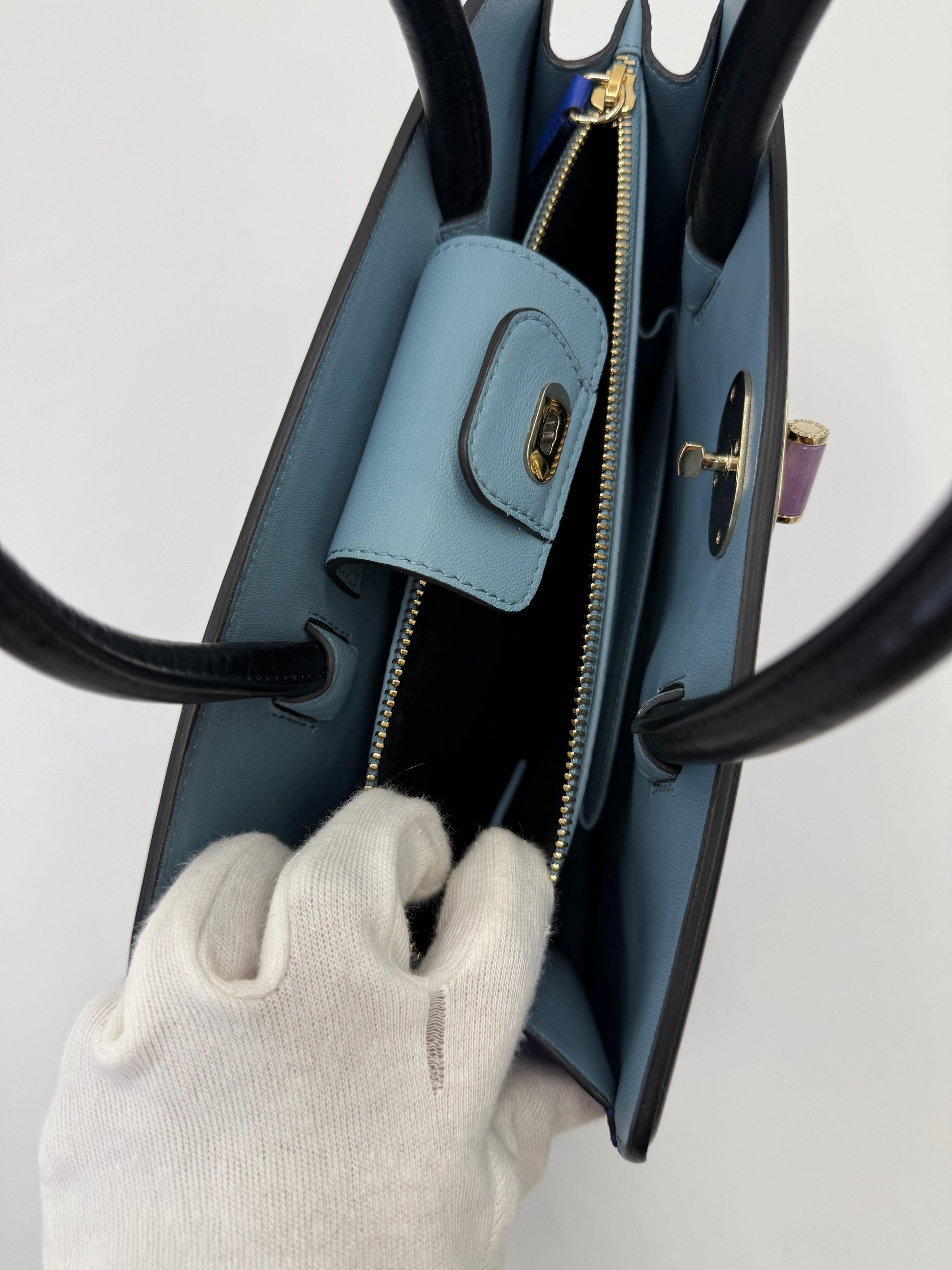 Bulgari Borsa a Mano Isabella Rossellini in Pelle Bicolore Blu e Nera - Pally Vintage Closet